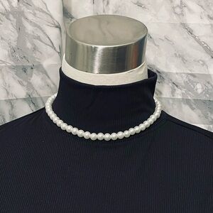 Sophisticated White Pearl Choker Necklace